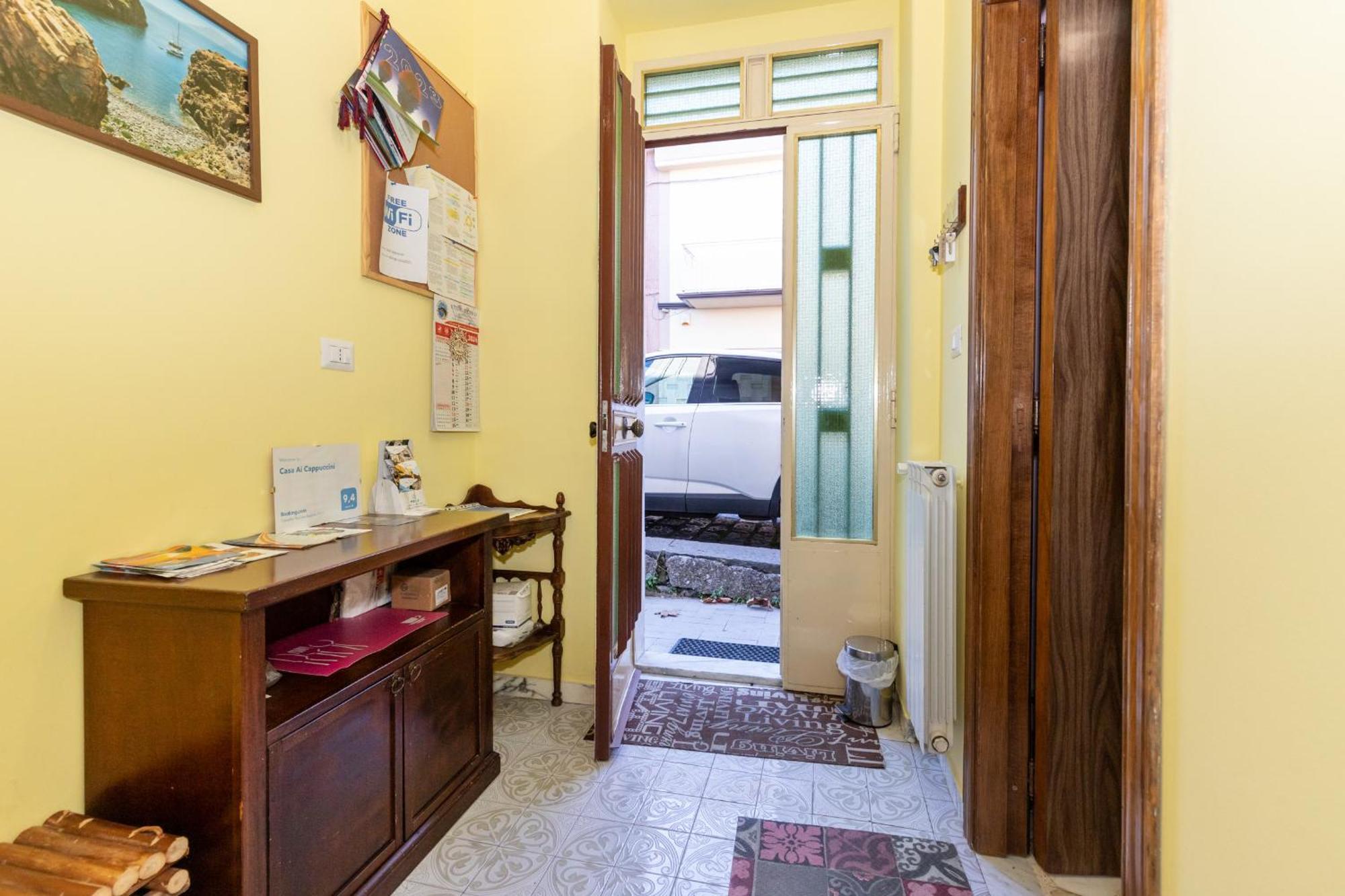 דירות רנדצו Casa Ai Cappuccini מראה חיצוני תמונה